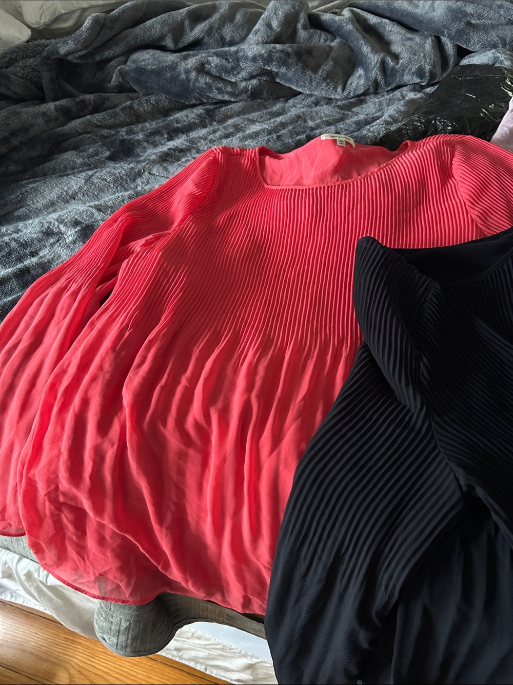 2 Pleated Chiffon Women's Top - Coral Pink & Navy Max Studio XL